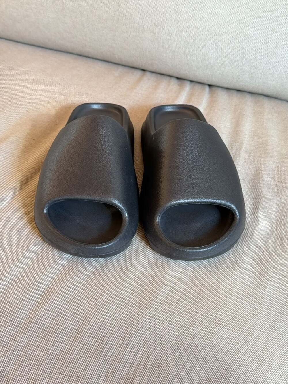 Adidas Yeezy Slide ‘Slate Grey’ - size 8M, no box - Picture 6 of 8